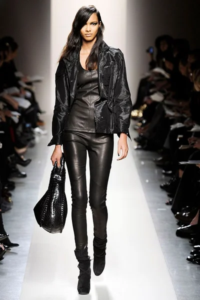 Look 19